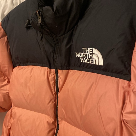 Northface Nuptse - Picture 7 of 12